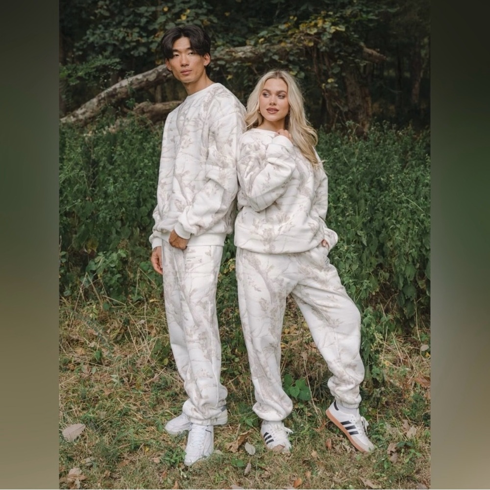 Comfrt Camo Crew Set - White Oak - Crew Neck Sweatshirt, Sweatpants & Crew Socks